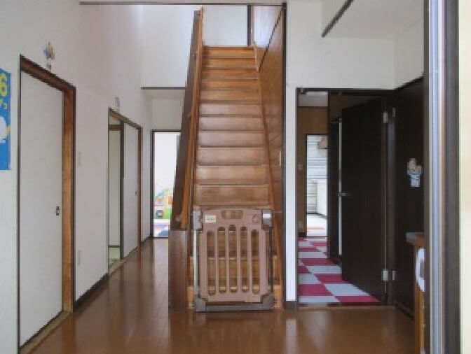 写真：カトレアの玄関ホール